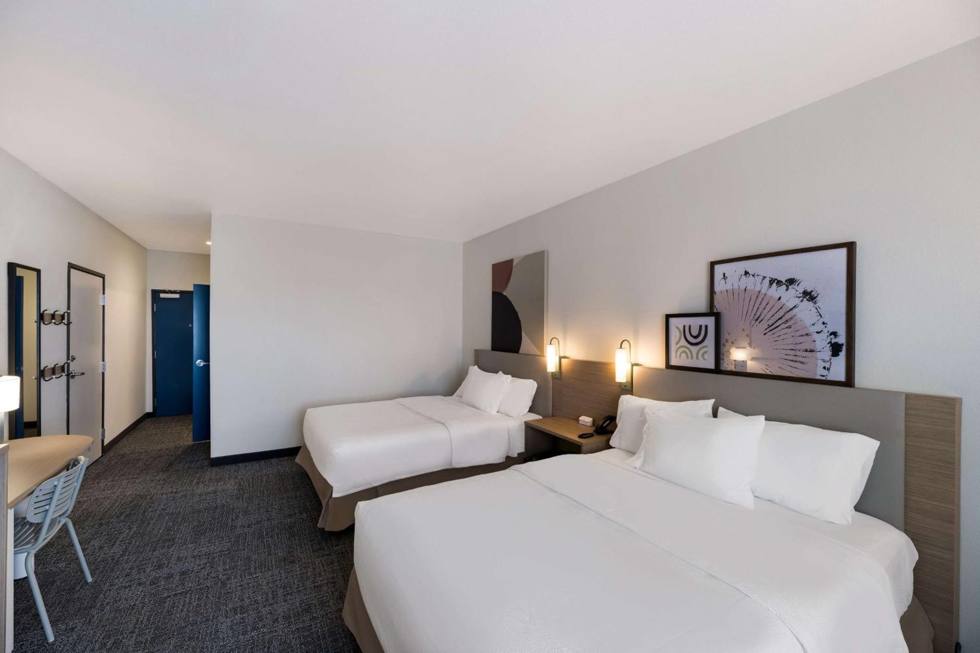 Spark By Hilton Midland South Exterior foto