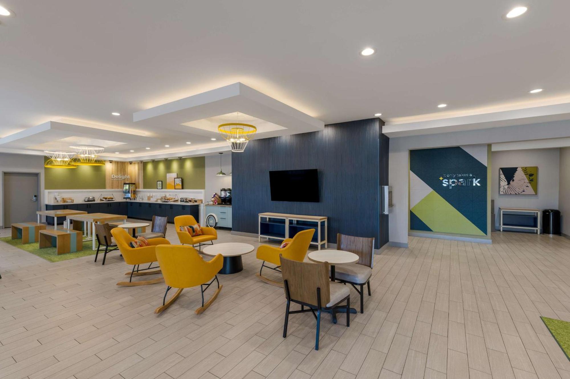 Spark By Hilton Midland South Exterior foto